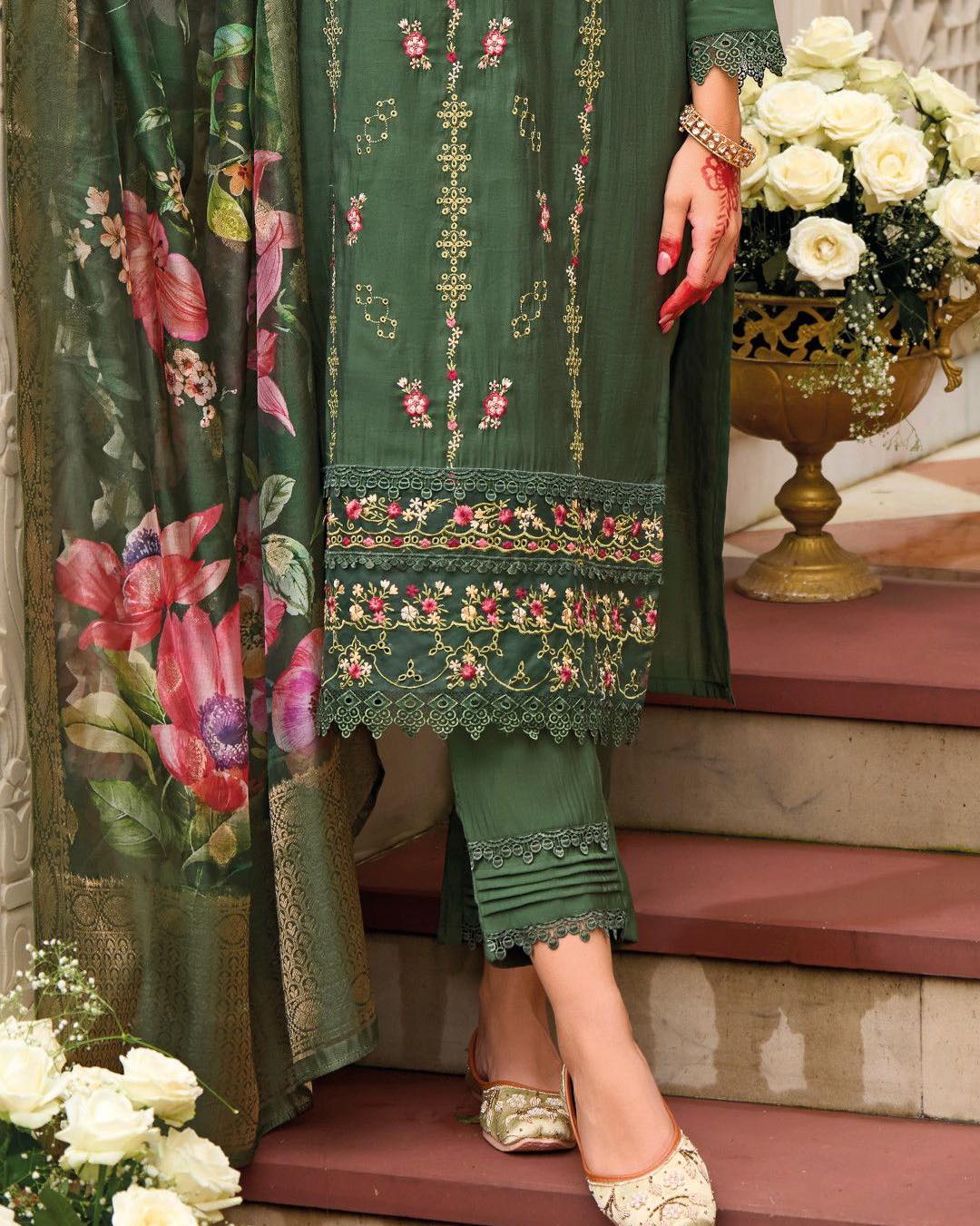 Green Viscose Silk Embroidered Suit – Size 44