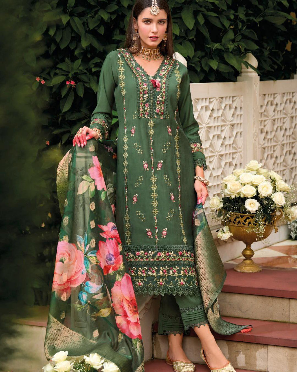 Green Viscose Silk Embroidered Suit – Size 44