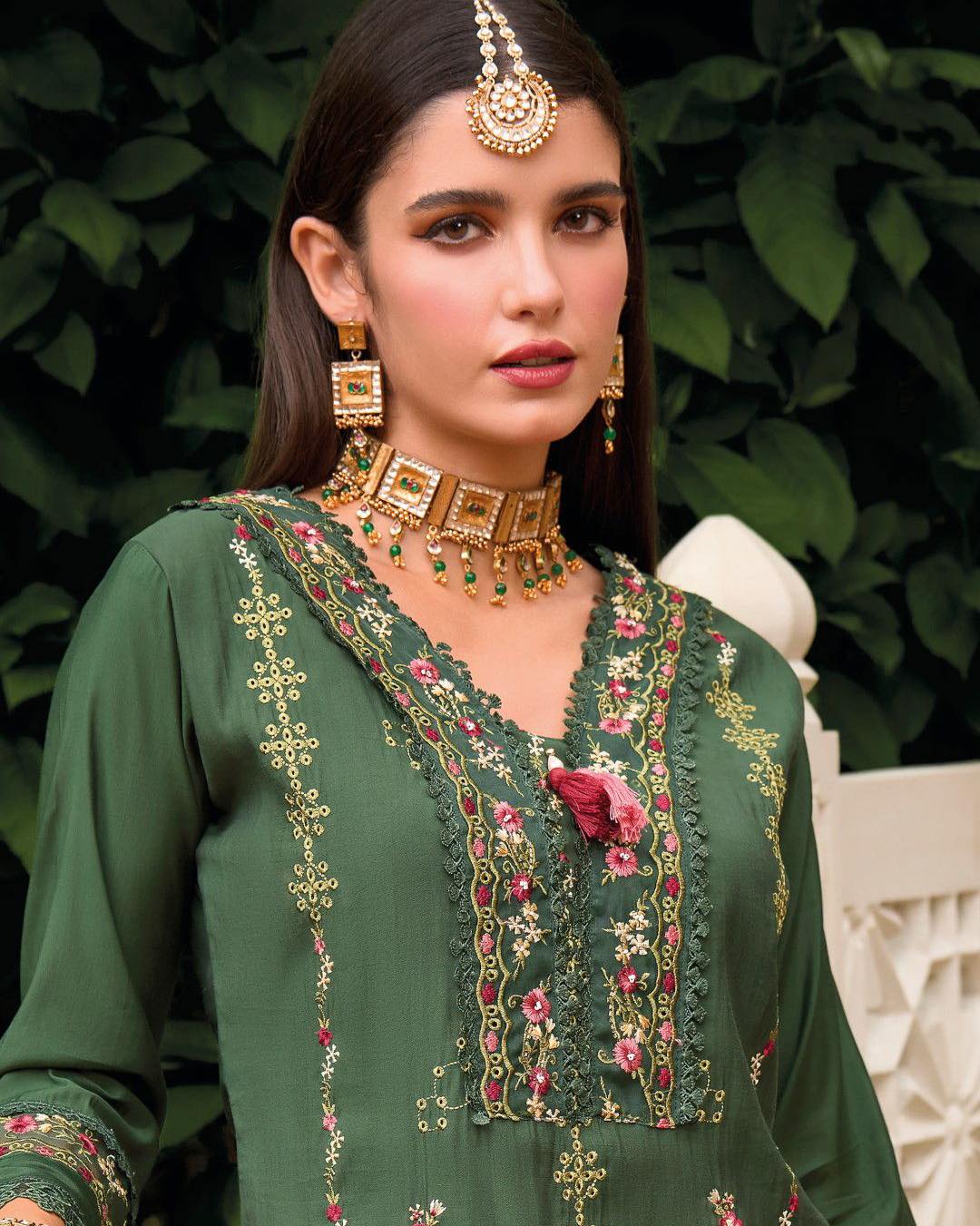 Green Viscose Silk Embroidered Suit – Size 44