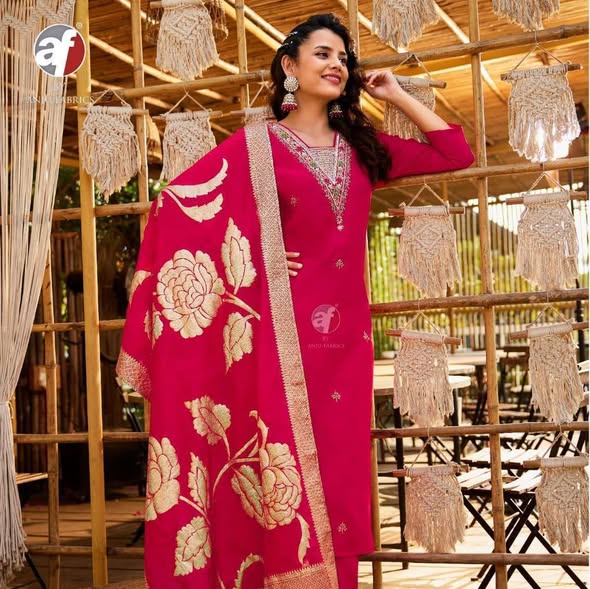 Red Roman Silk Set