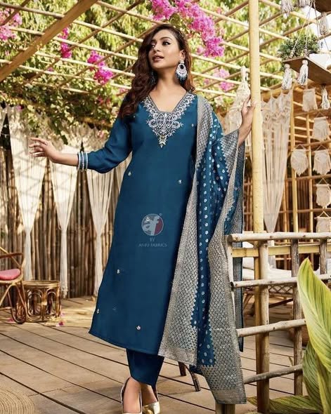 Royal Blue Roman Silk Set