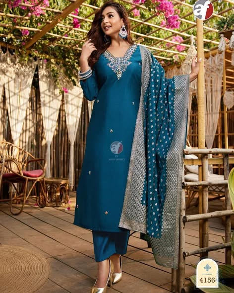 Royal Blue Roman Silk Set